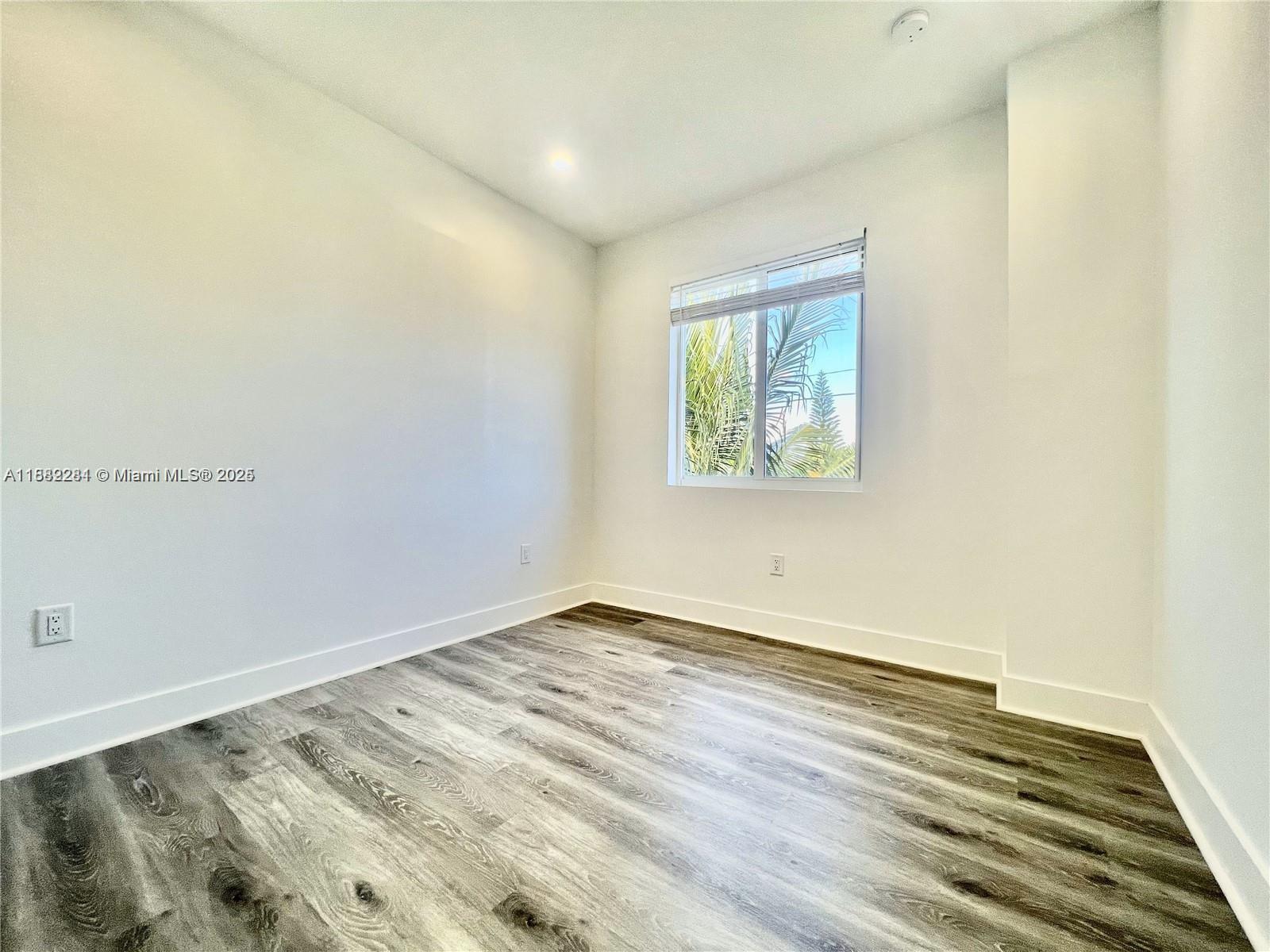 CORNER HOMES AT HAYES STR - Residential Lease