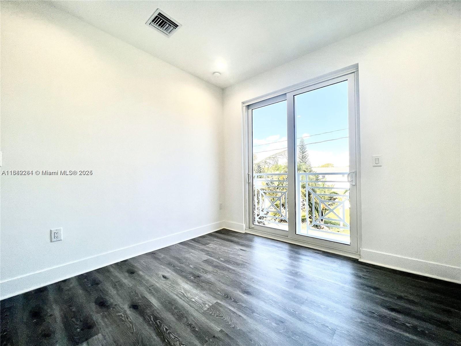 CORNER HOMES AT HAYES STR - Residential Lease