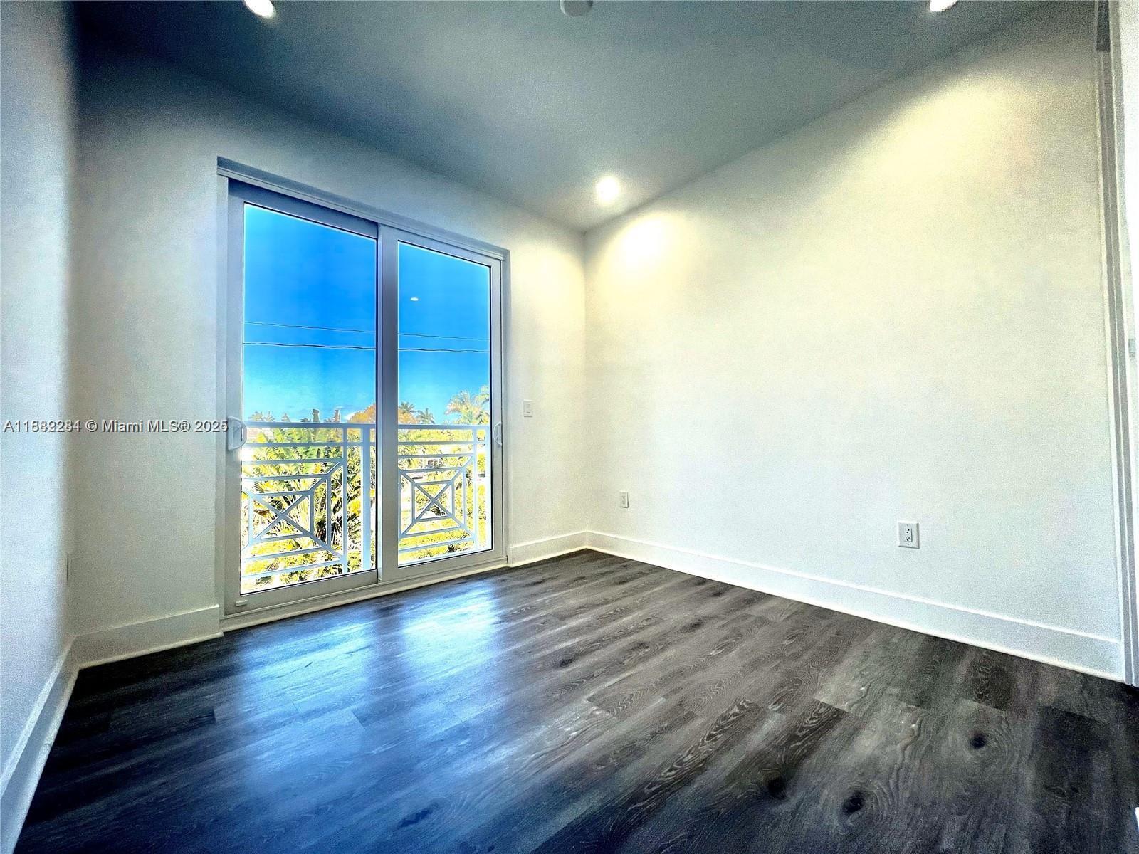 CORNER HOMES AT HAYES STR - Residential Lease