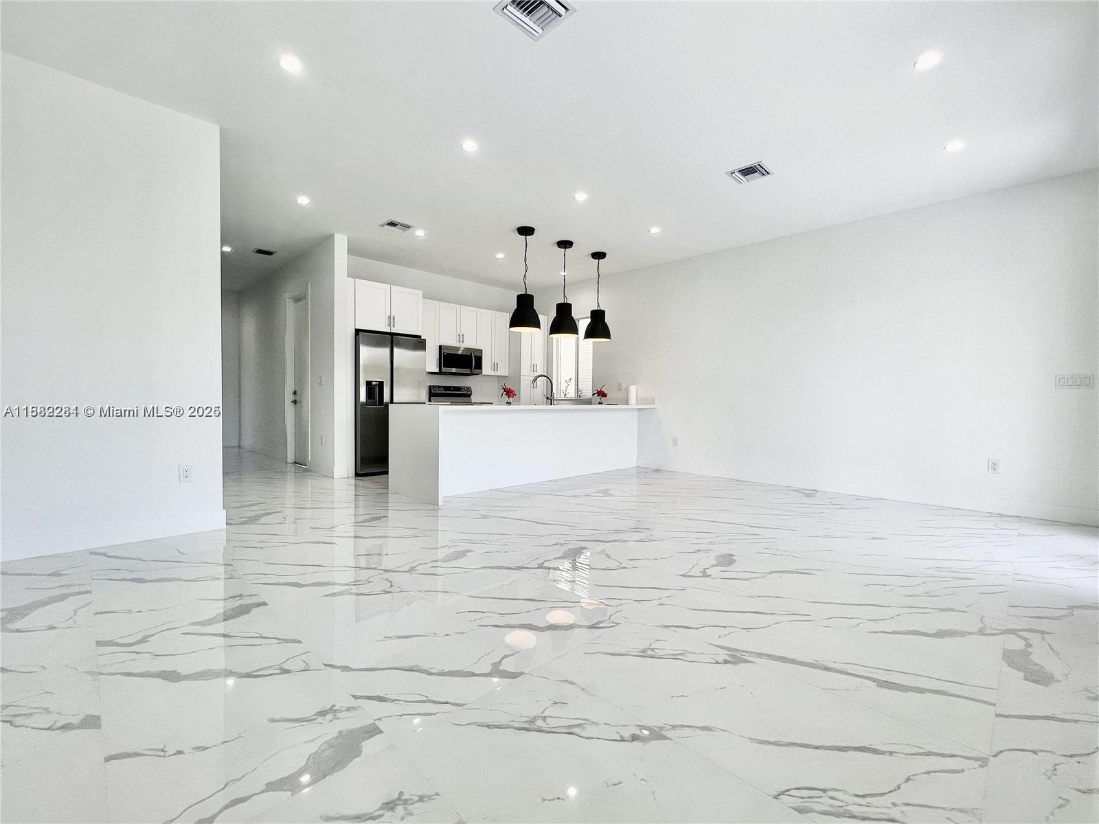 CORNER HOMES AT HAYES STR - Residential Lease