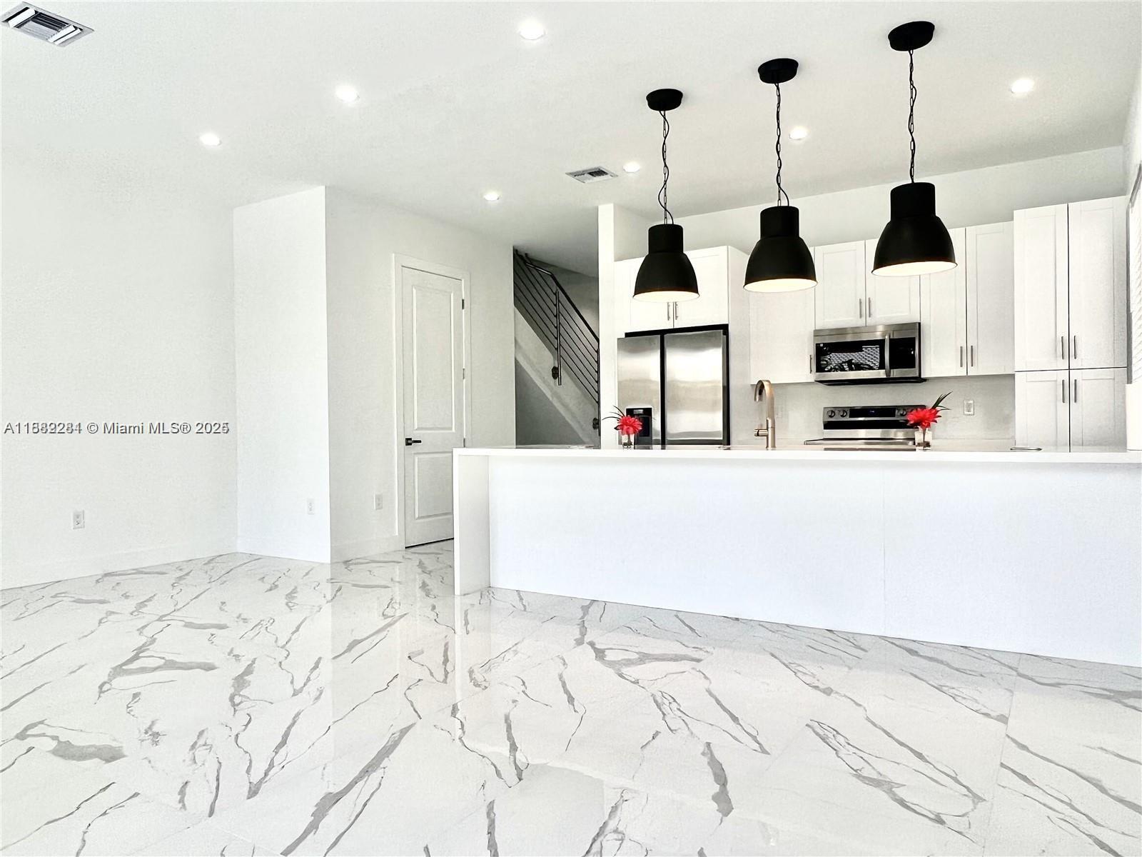 CORNER HOMES AT HAYES STR - Residential Lease