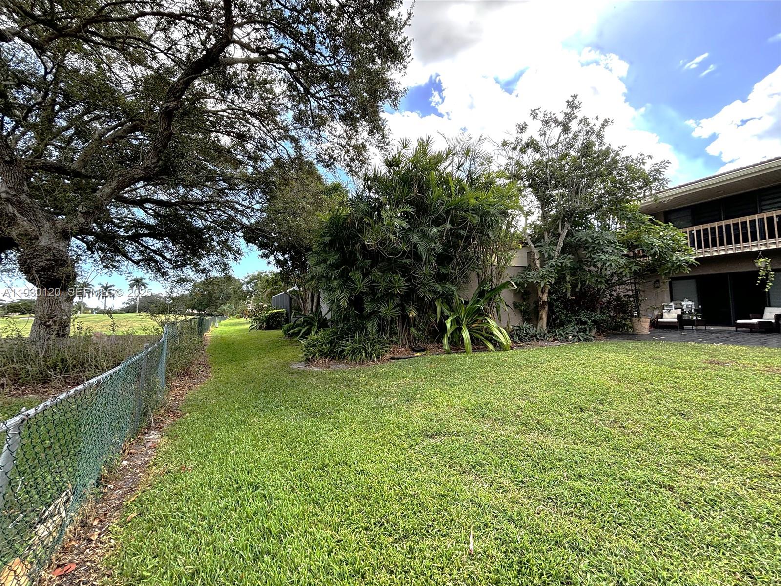 TOWNHOUSES OF EMERALD HIL - Residential