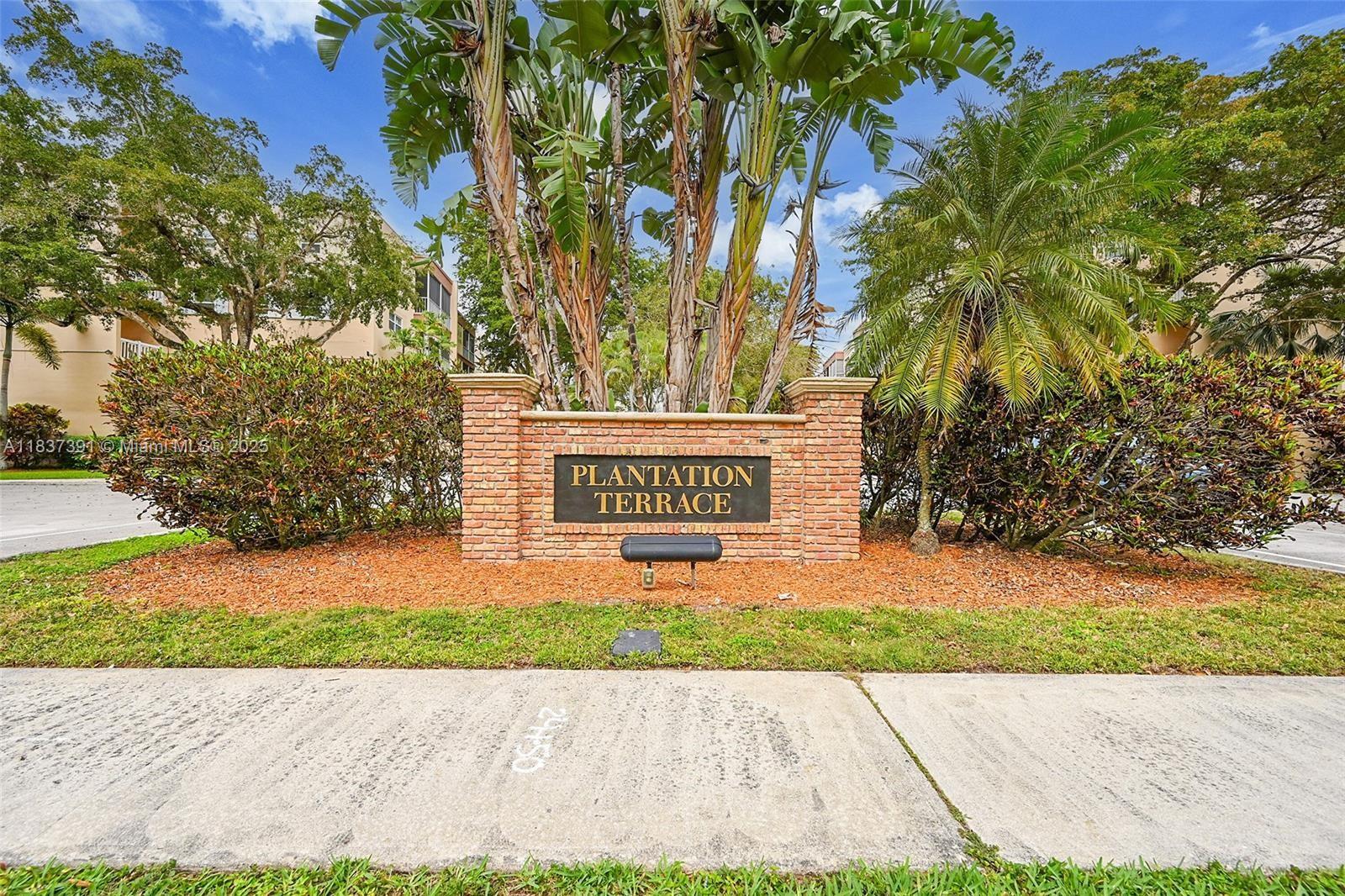 COVENIENTLY LOCATED RIGHT OFF THE ELEVATOR, CORNER 1/1.5 UNIT WITH GREAT VIEWS FROM THE SCREENED BALCONY AND BEDROOM. SPACIOUS UNIT, LOTS OF STORAGE INSIDE AND OUT. UNIT COMES WITH ITS OWN HUGE STORAGE ROOM LOCATED IN FRONT OF YOUR DESIGNATED COVERED PARKING SPOT. ALL LAMINATED WOODEN FLOORS TROUGHOUT, 2- CLOSETS IN THE BEDROOM, EAT-IN KITCHEN WITH NICE WHITE SHAKER CABINETS. COMMUITY OFFERS LAUNDRY ROOMS, WALKING PATHS AND POOL WITH GRILL STATION. CONVENIENTLY LOCATED IN A PRIME LOCATION, WITH EASY ACCESS TO SHOPS, RESTAURANTS, PARKS AND MAJOR ROADS.