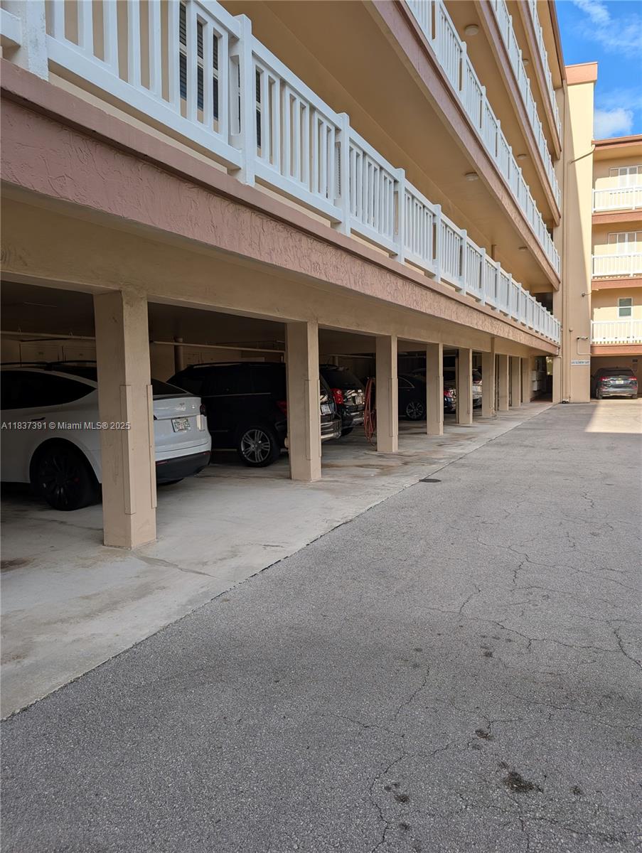 6751 Cypress Rd 405