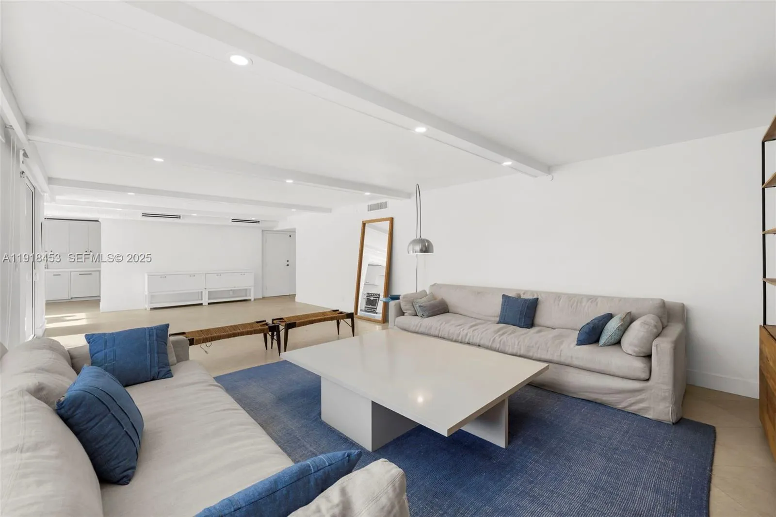 Key Biscayne, Florida 33149, United States, 3 Bedrooms Bedrooms, ,3 BathroomsBathrooms,Residential,Active,247550