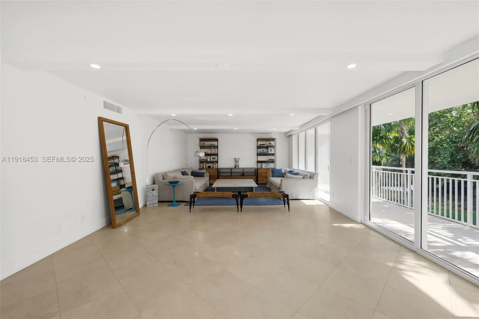 Key Biscayne, Florida 33149, United States, 3 Bedrooms Bedrooms, ,3 BathroomsBathrooms,Residential,Active,247550
