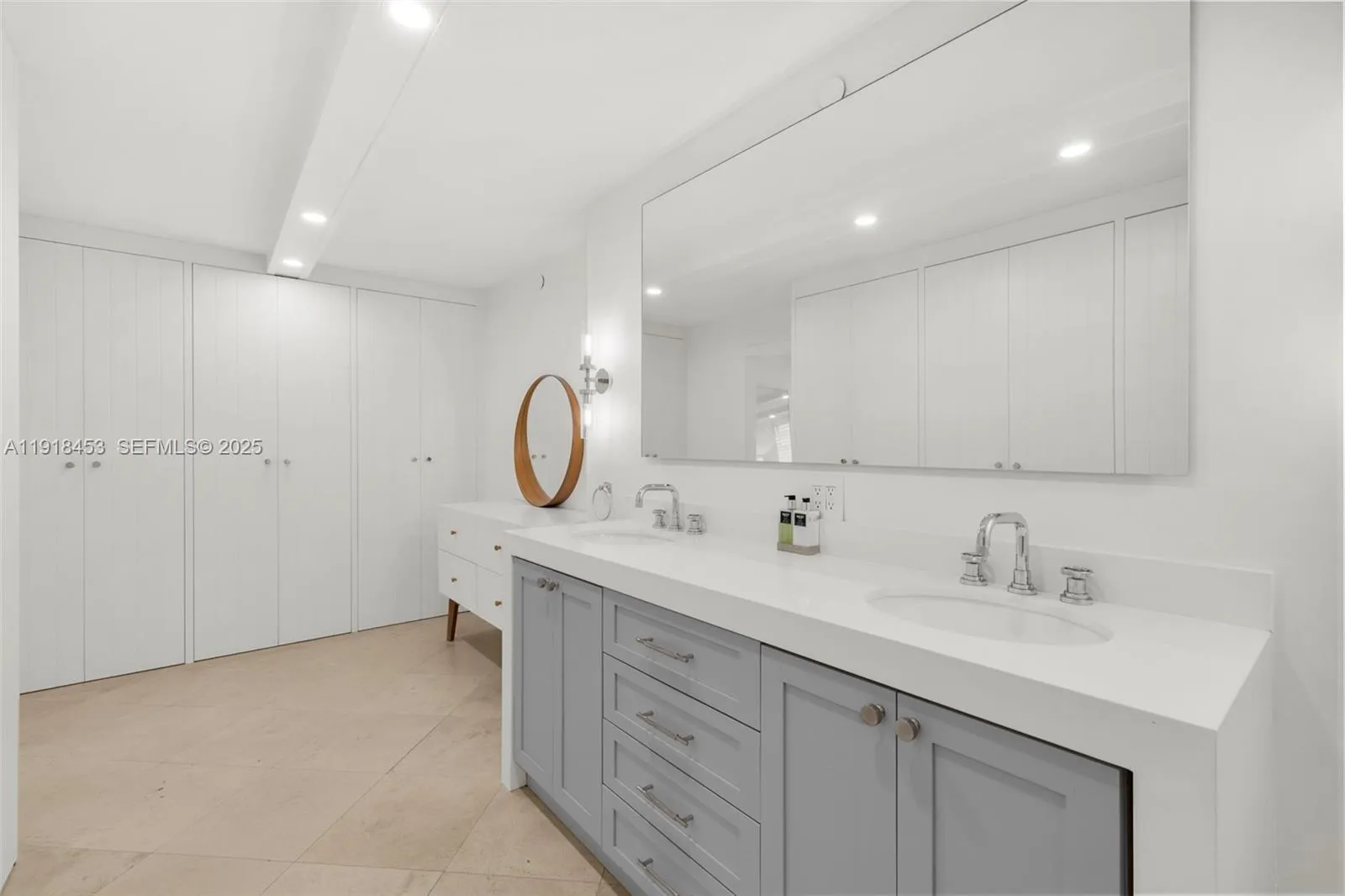 Key Biscayne, Florida 33149, United States, 3 Bedrooms Bedrooms, ,3 BathroomsBathrooms,Residential,Active,247550