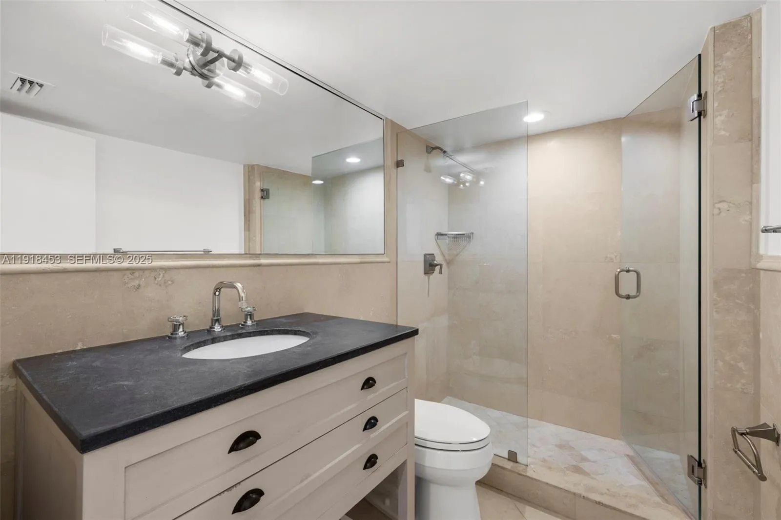 Key Biscayne, Florida 33149, United States, 3 Bedrooms Bedrooms, ,3 BathroomsBathrooms,Residential,Active,247550