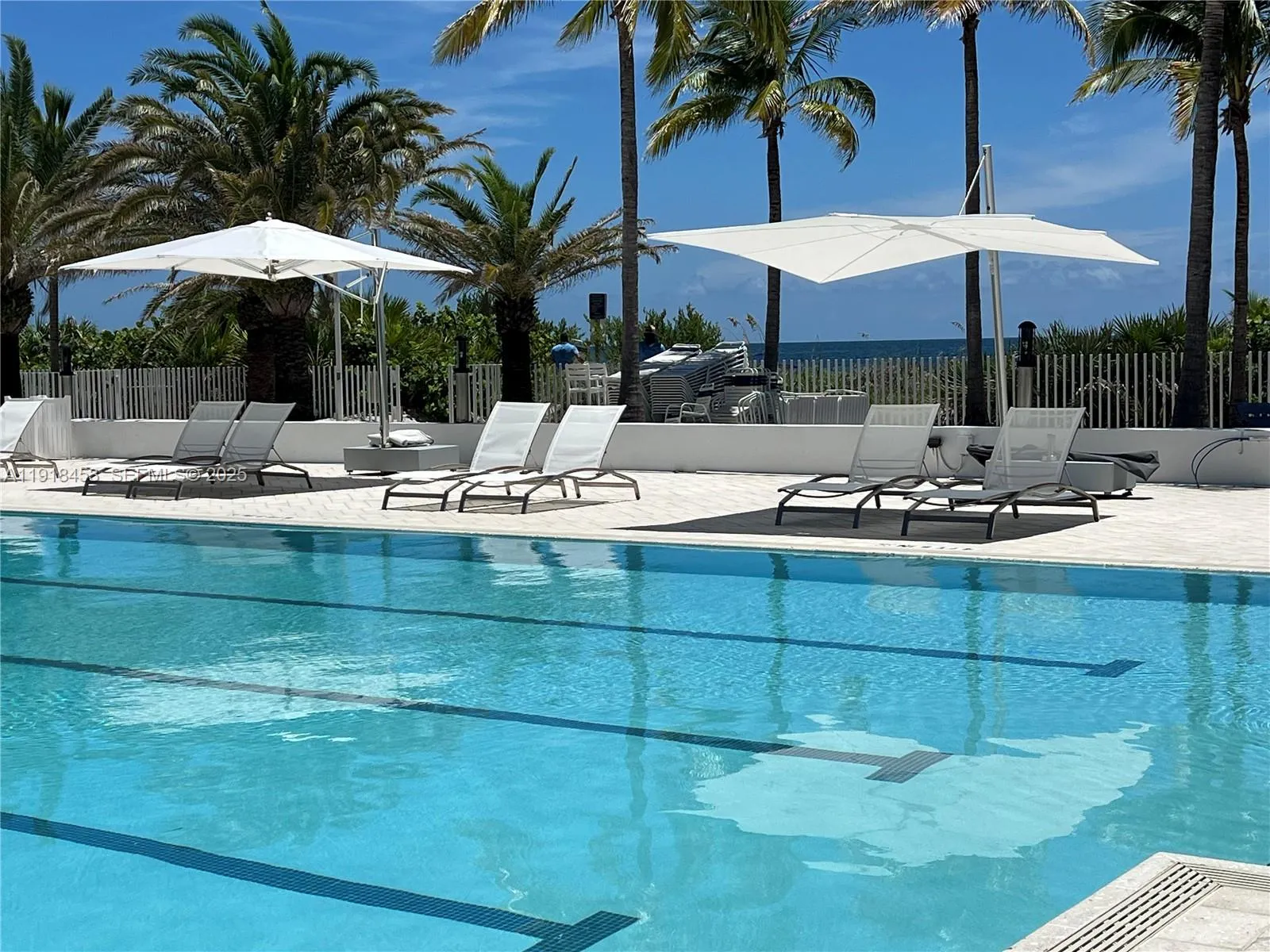 Key Biscayne, Florida 33149, United States, 3 Bedrooms Bedrooms, ,3 BathroomsBathrooms,Residential,Active,247550