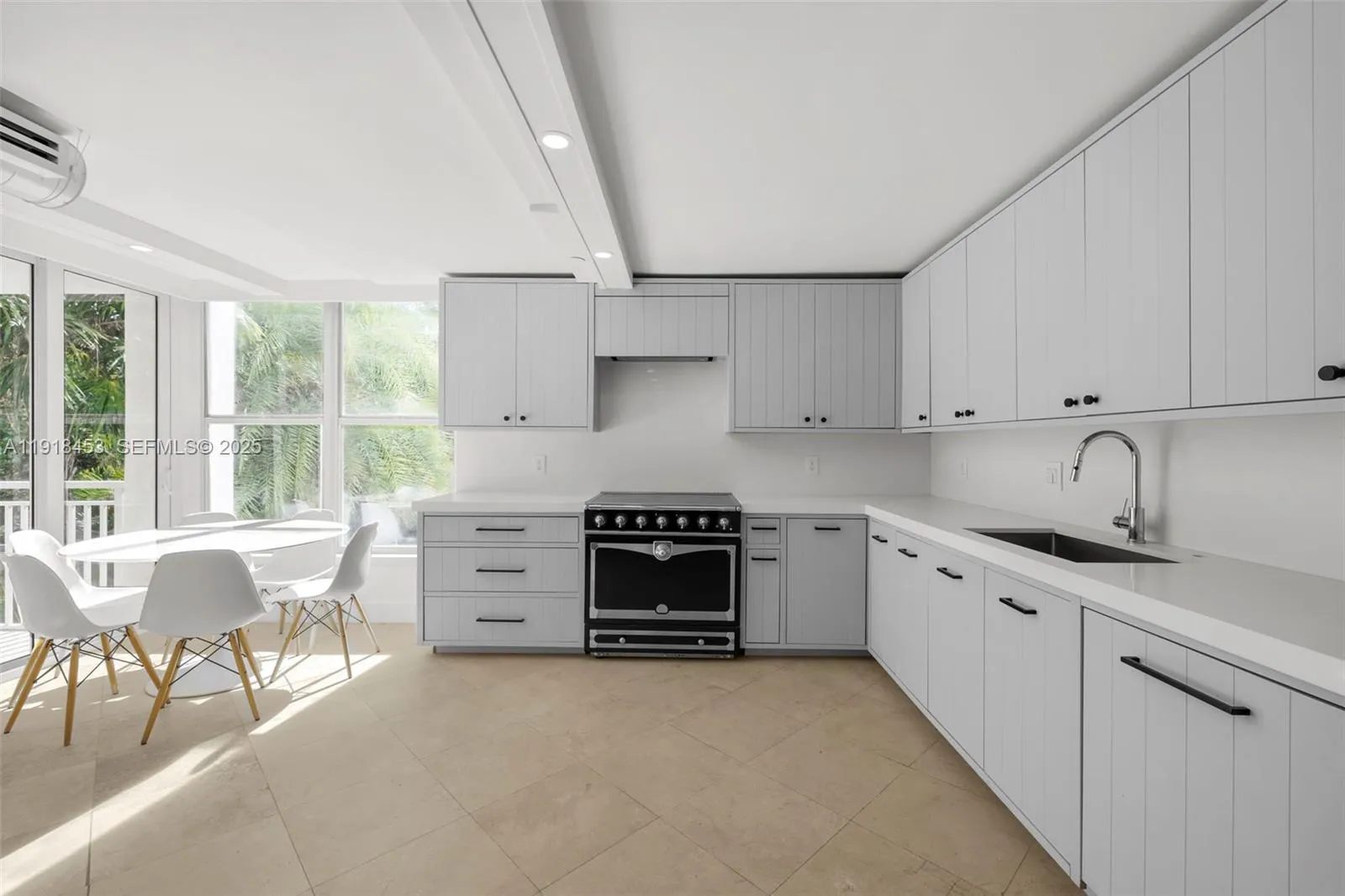 Key Biscayne, Florida 33149, United States, 3 Bedrooms Bedrooms, ,3 BathroomsBathrooms,Residential,Active,247550