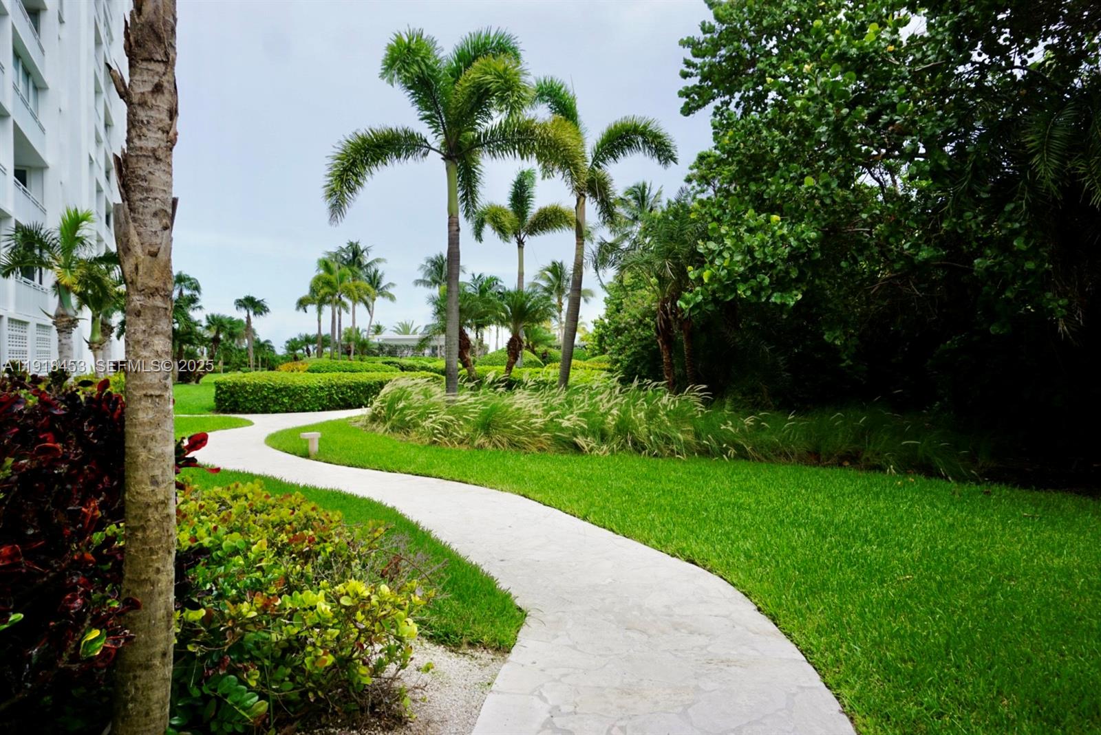 SANDS OF KEY BISCAYNE CON - Residential