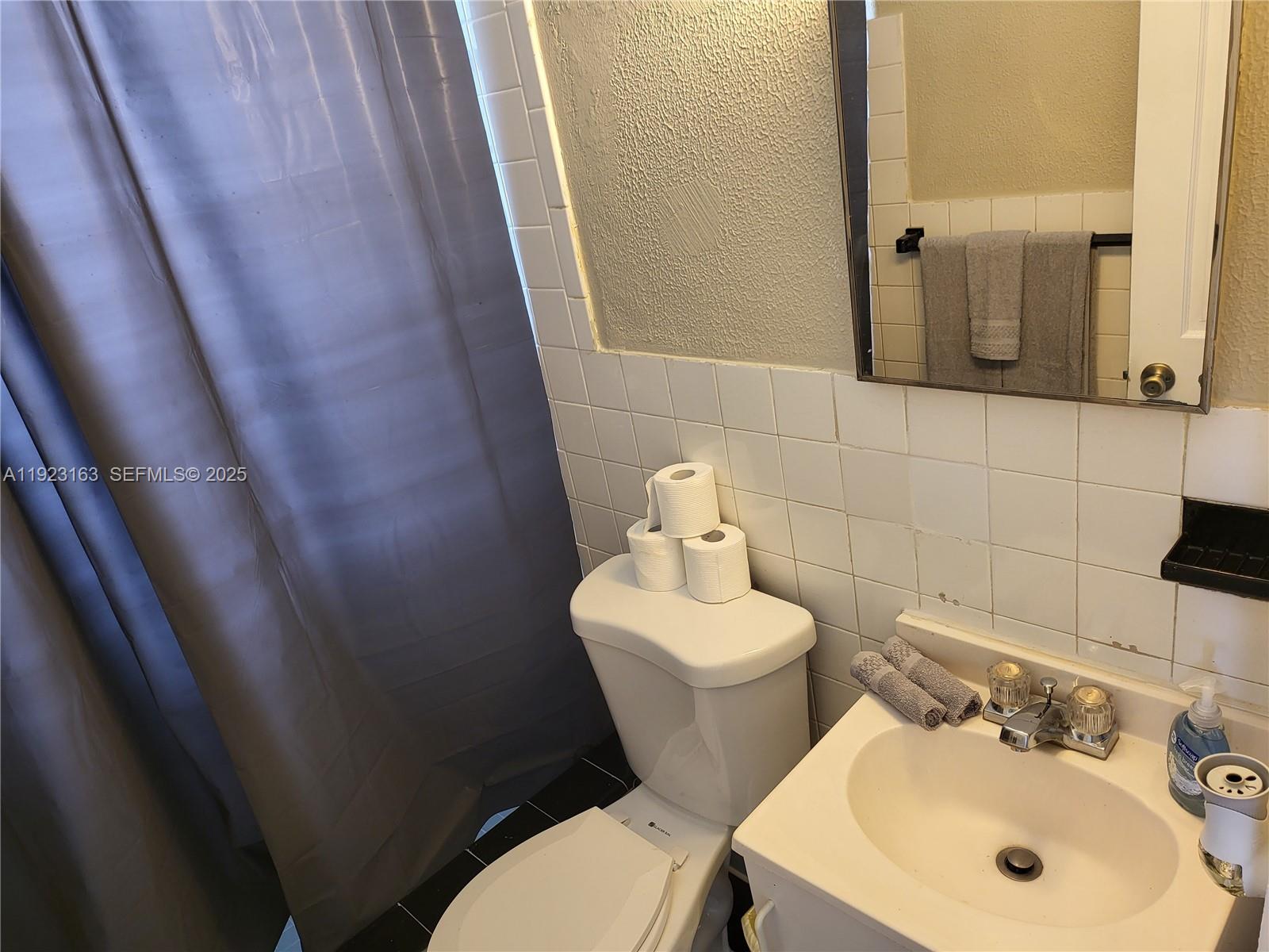 HOLLYWOOD PARK - Residential Income