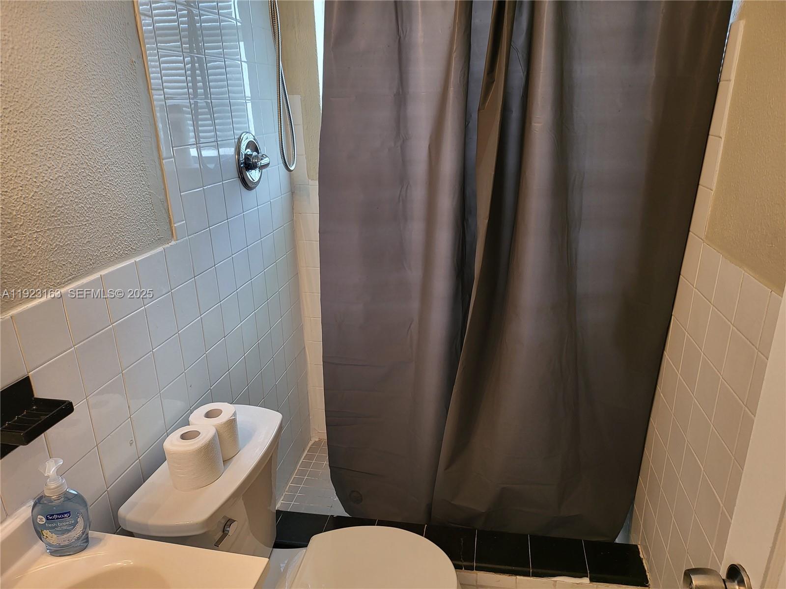 HOLLYWOOD PARK - Residential Income