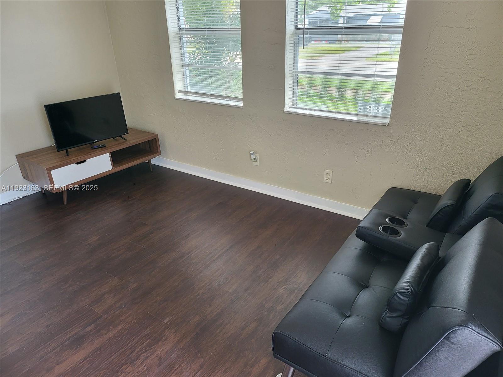 HOLLYWOOD PARK - Residential Income