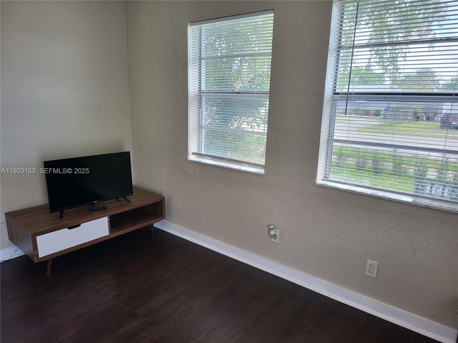 HOLLYWOOD PARK - Residential Income