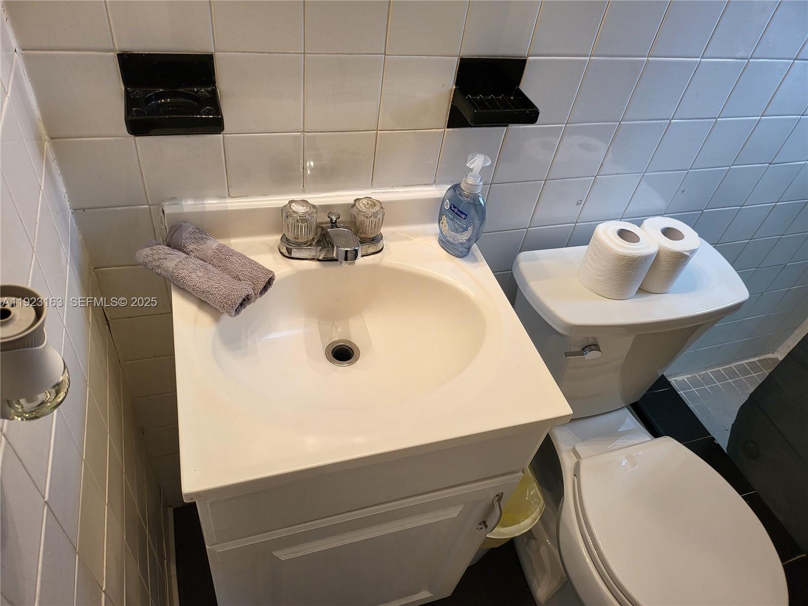 HOLLYWOOD PARK - Residential Income