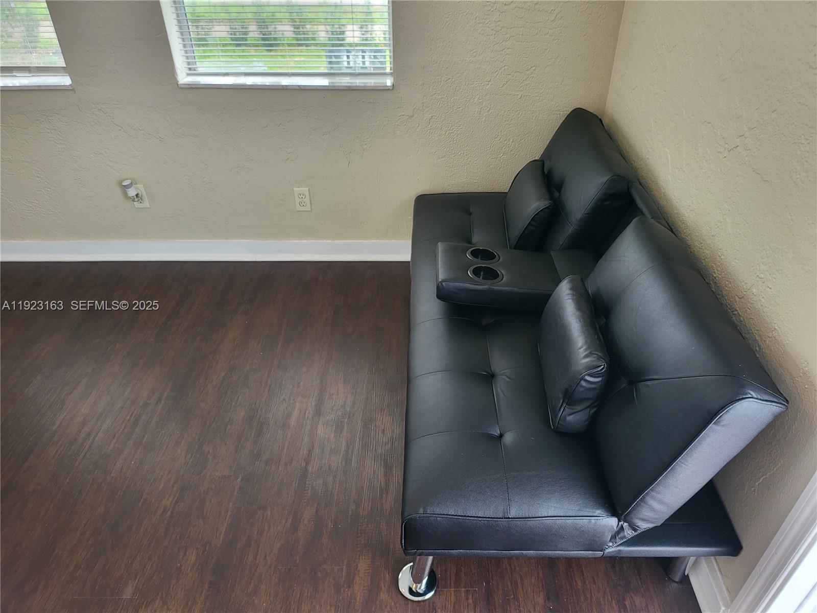 HOLLYWOOD PARK - Residential Income