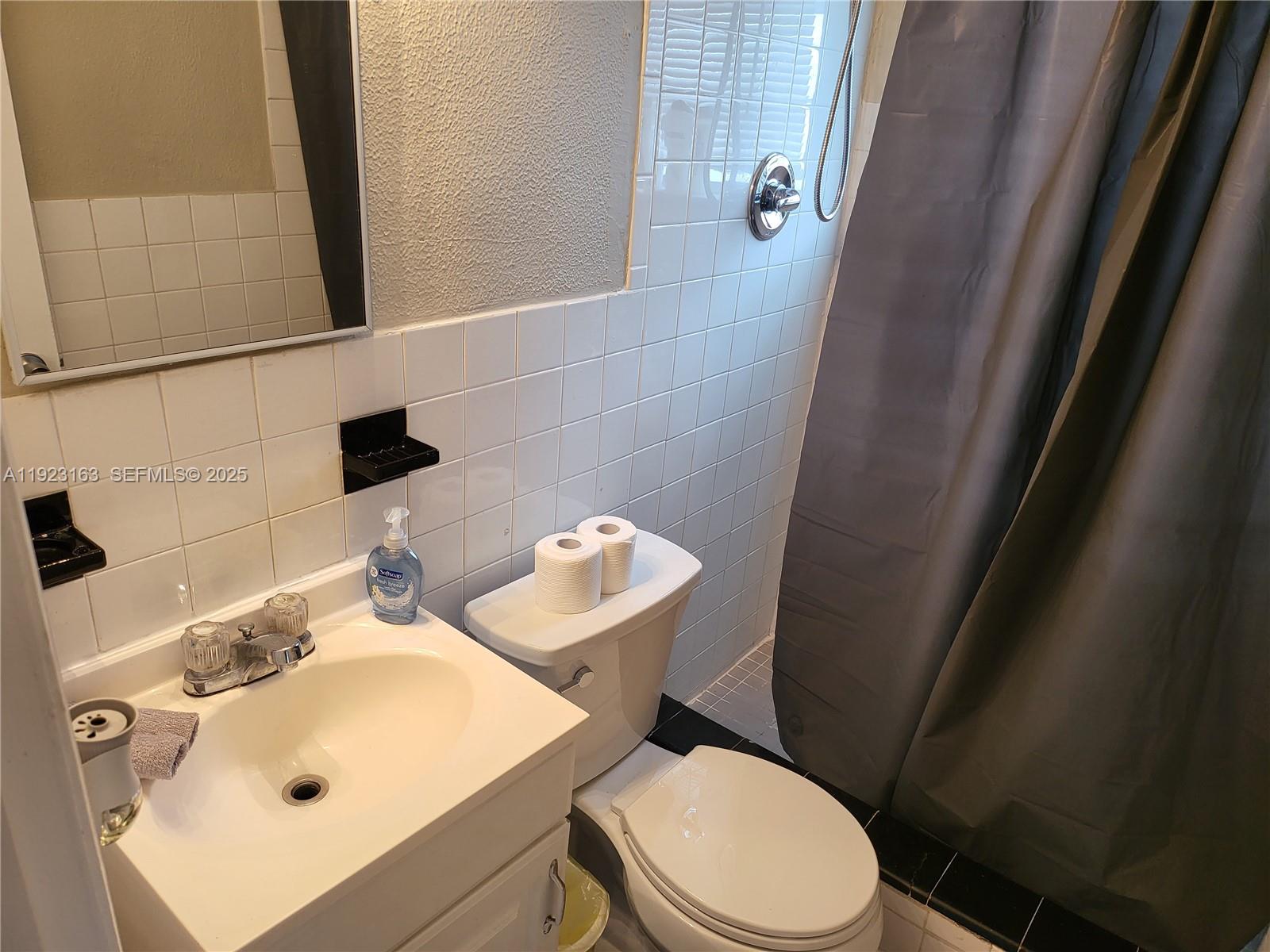 HOLLYWOOD PARK - Residential Income