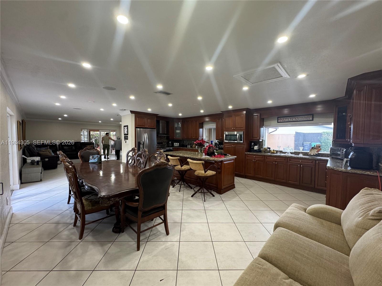 SOUTHERN ESTATES 9TH ADDN - Residential