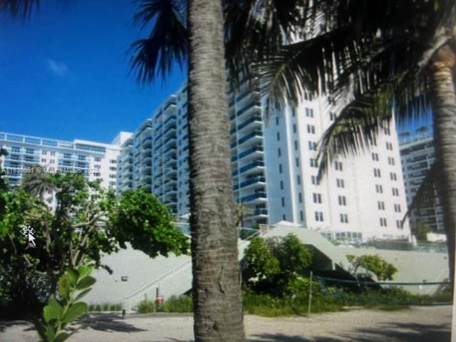 2301 Collins Ave 1631