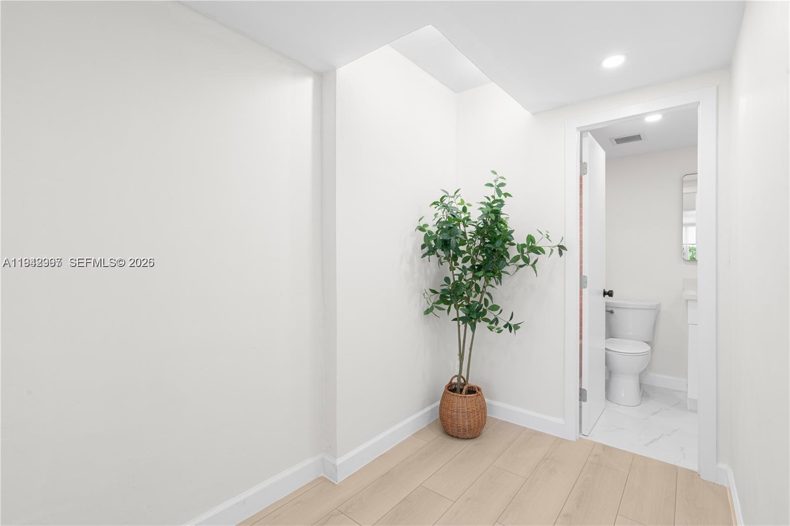 HILLCREST NO 21 CONDO - Residential