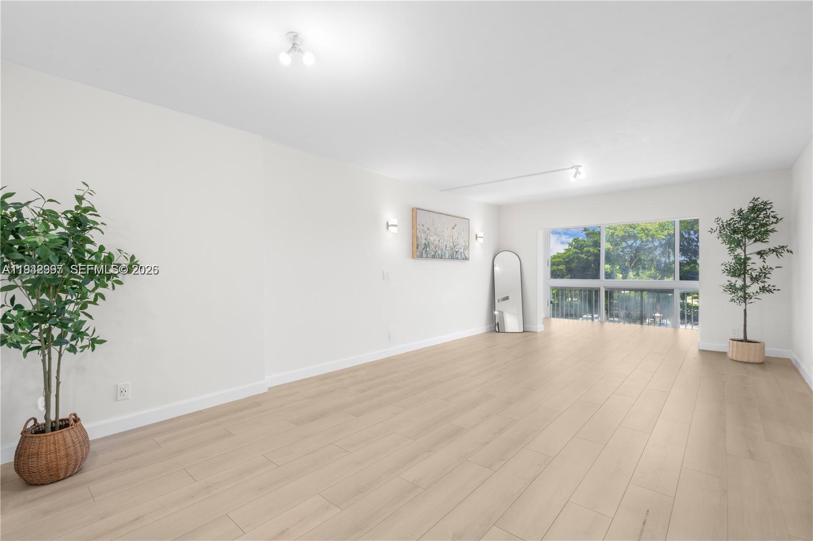 4400 Hillcrest Dr 314B