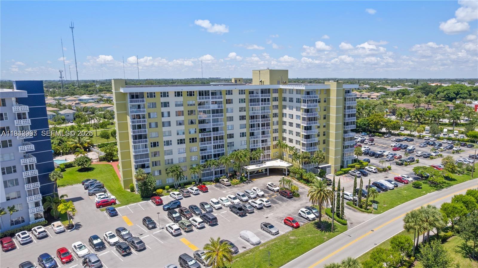 HILLCREST NO 21 CONDO - Residential