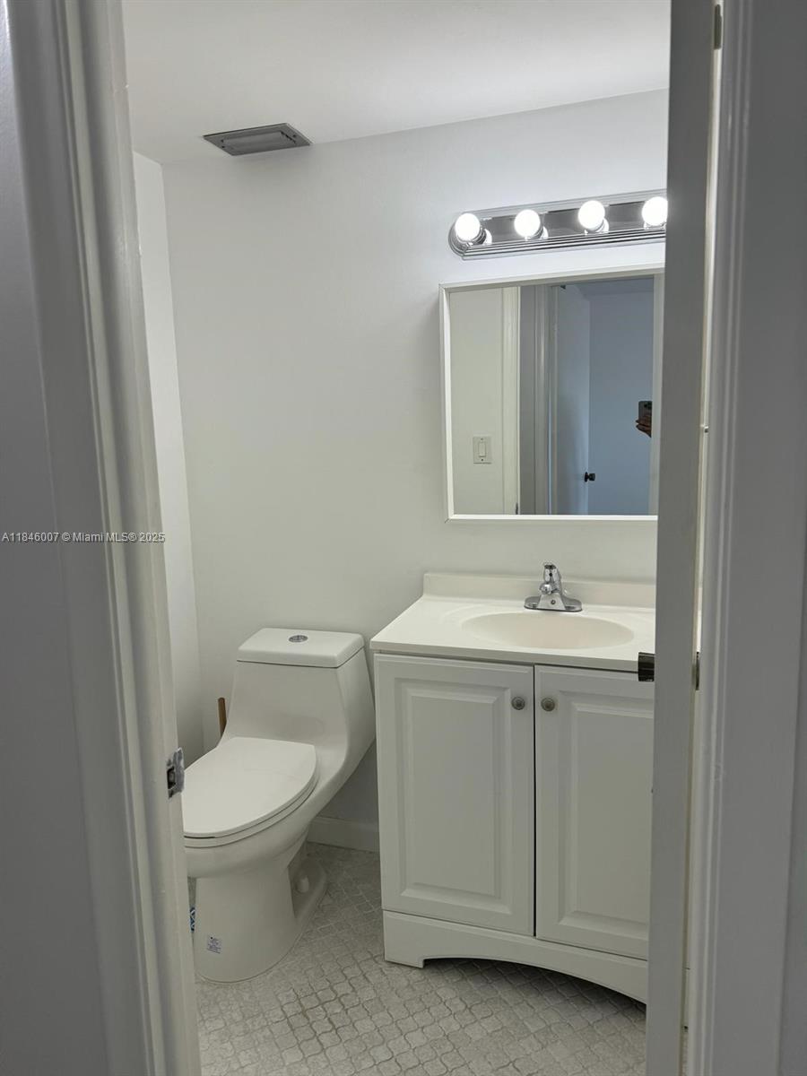 TELSTAR CONDOMINIUM INC - Residential Lease