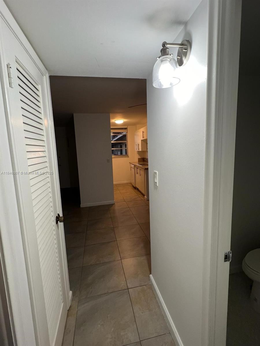 TELSTAR CONDOMINIUM INC - Residential Lease