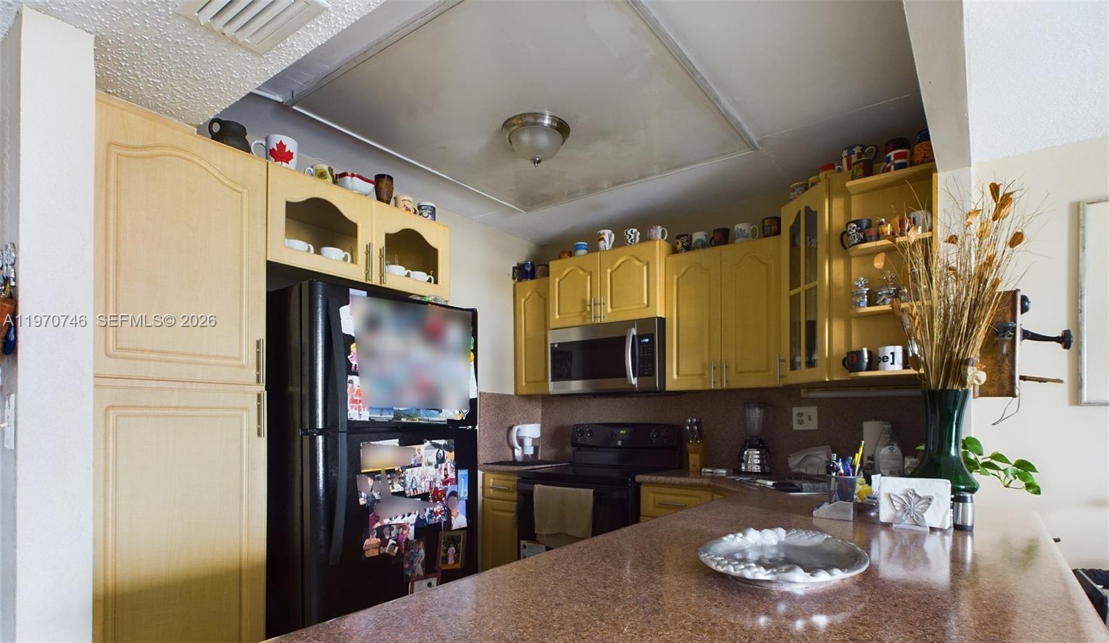 BAYVIEW TOWERS CONDO SOUT - Residential