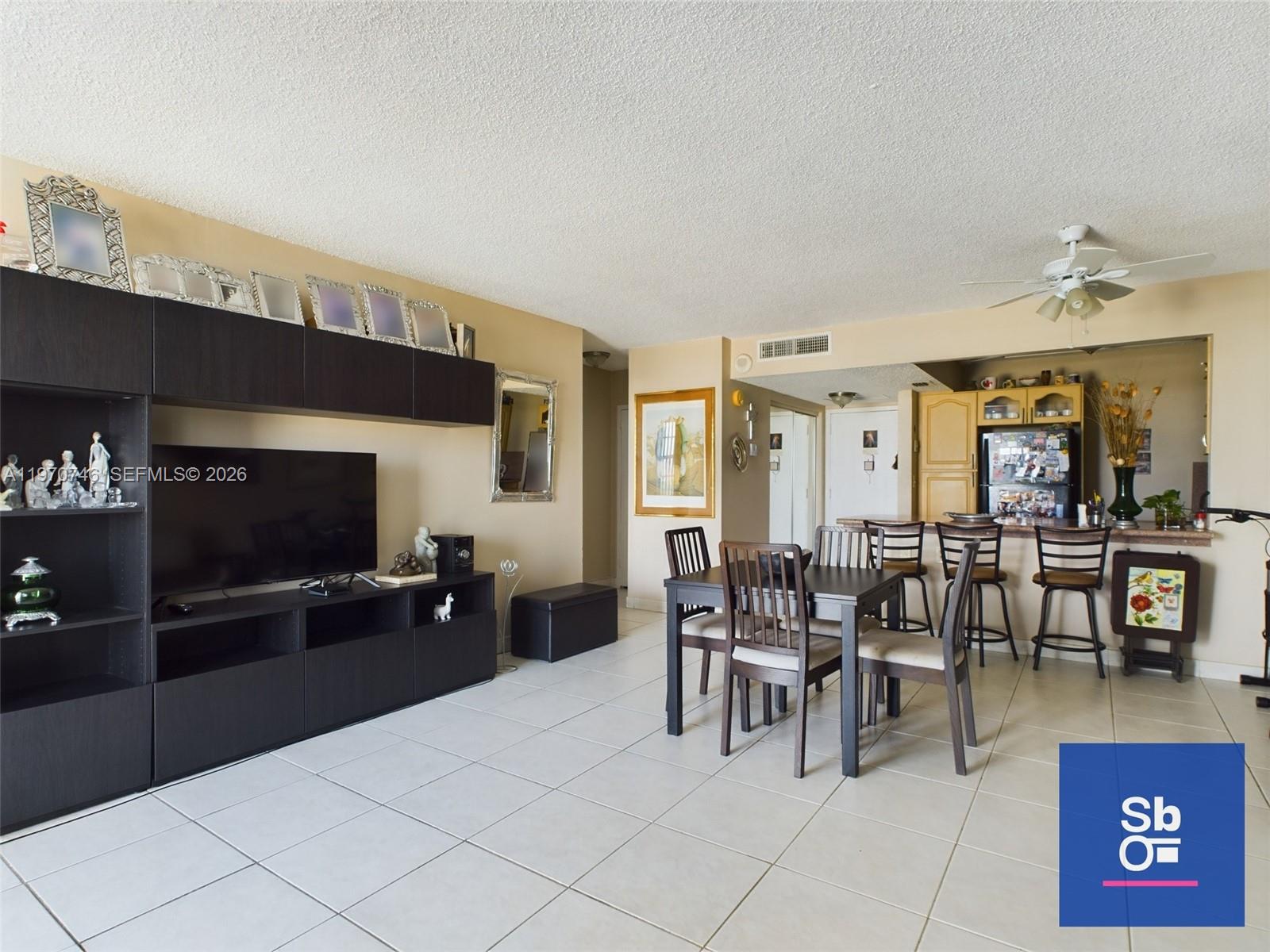 BAYVIEW TOWERS CONDO SOUT - Residential