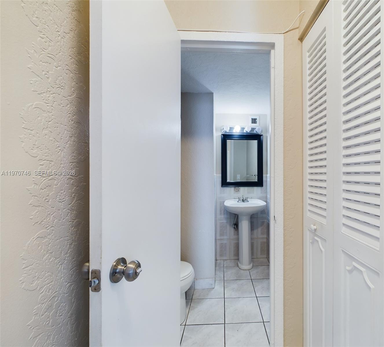 BAYVIEW TOWERS CONDO SOUT - Residential