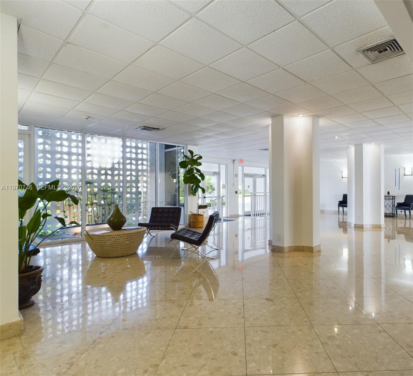 BAYVIEW TOWERS CONDO SOUT - Residential