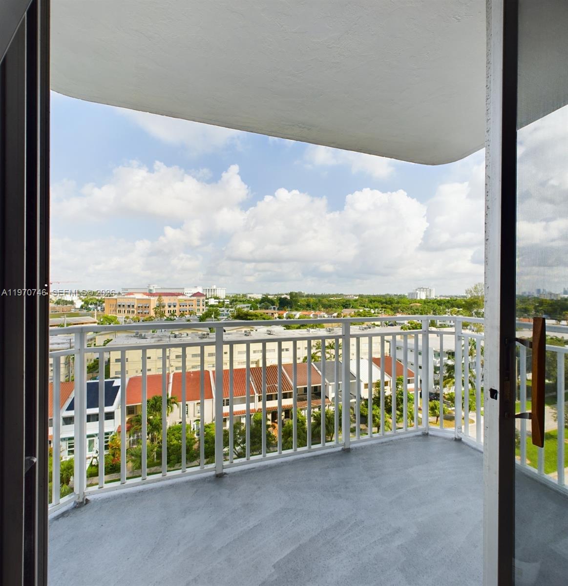 BAYVIEW TOWERS CONDO SOUT - Residential