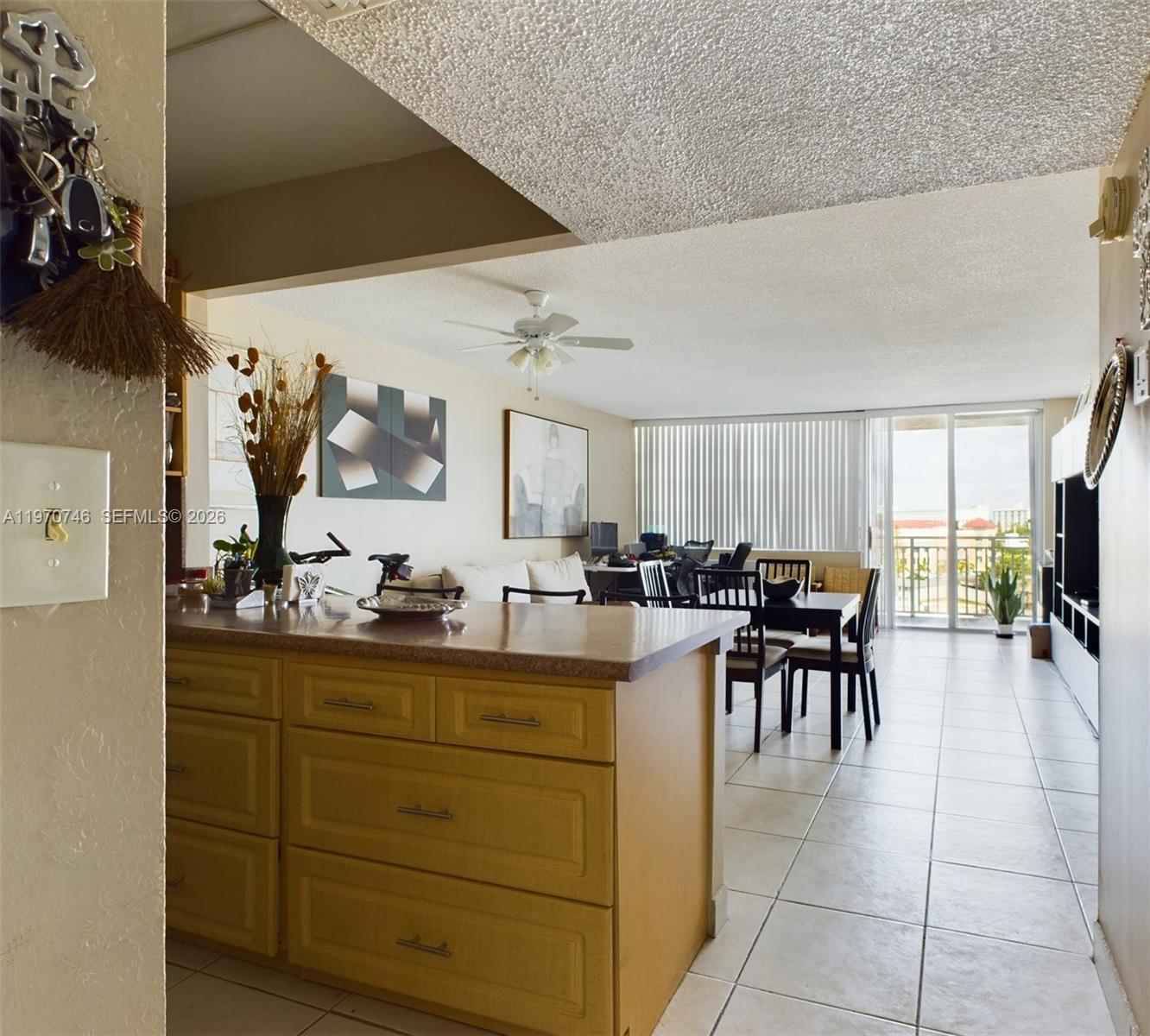 BAYVIEW TOWERS CONDO SOUT - Residential