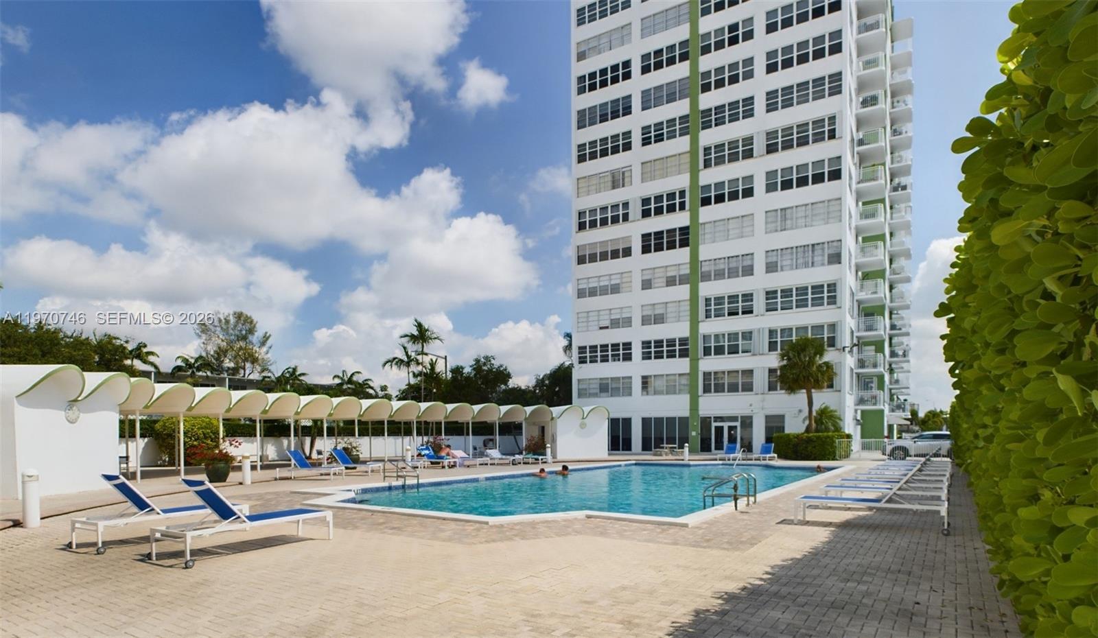 BAYVIEW TOWERS CONDO SOUT - Residential