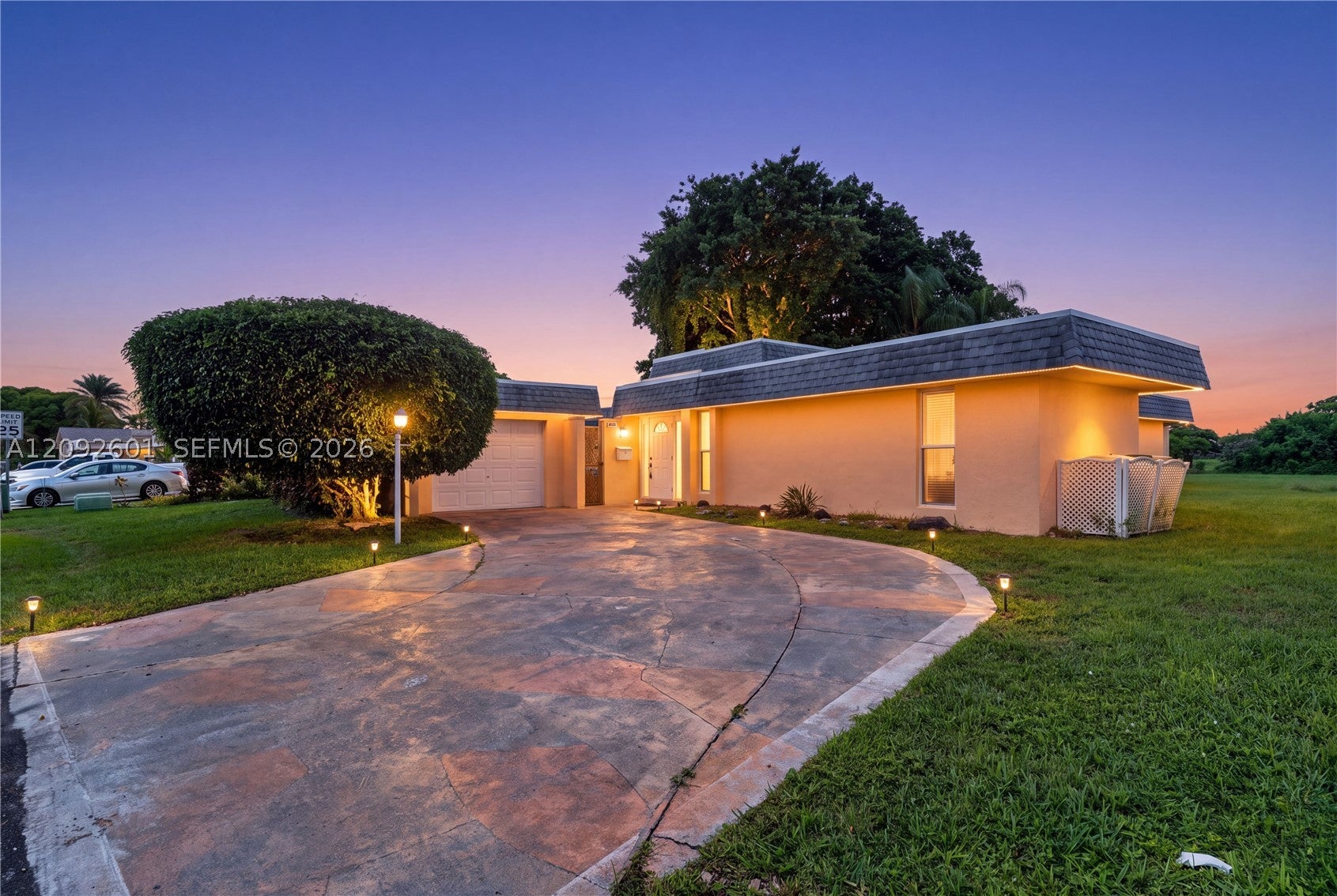 5405 Bayberry Ln
