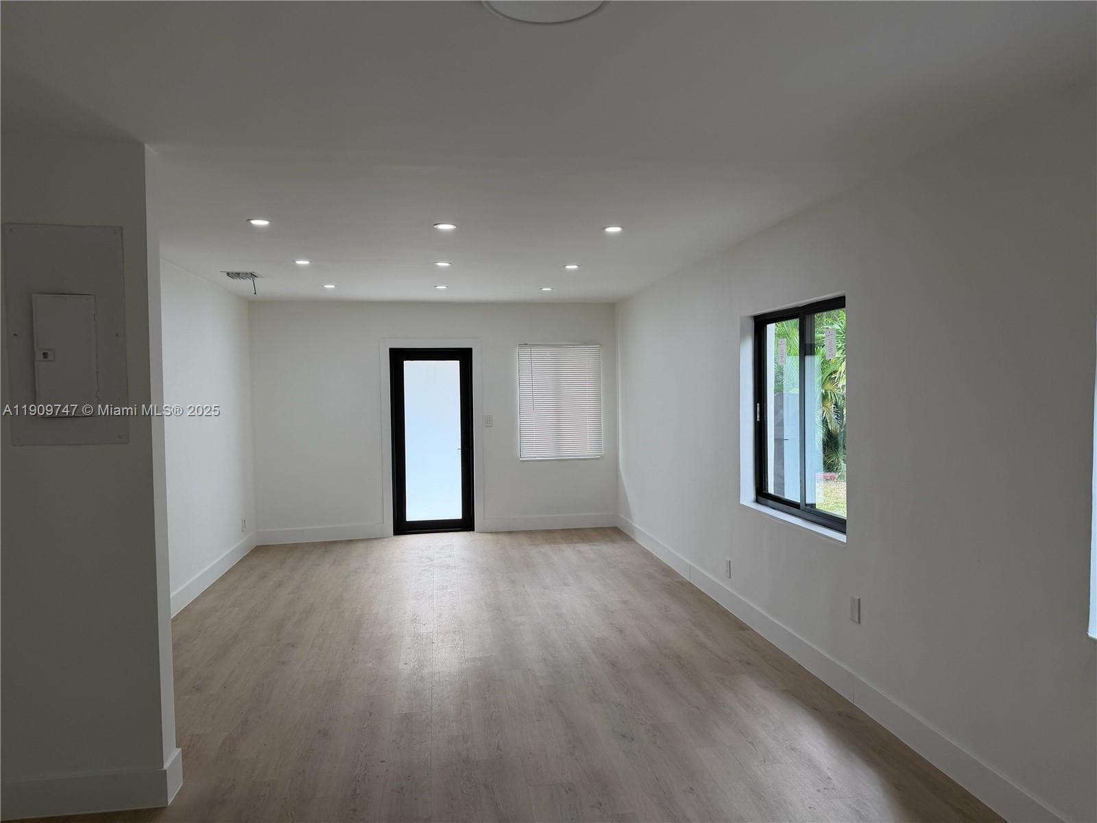 RIVERSIDE PARK ADD AMEN P - Residential