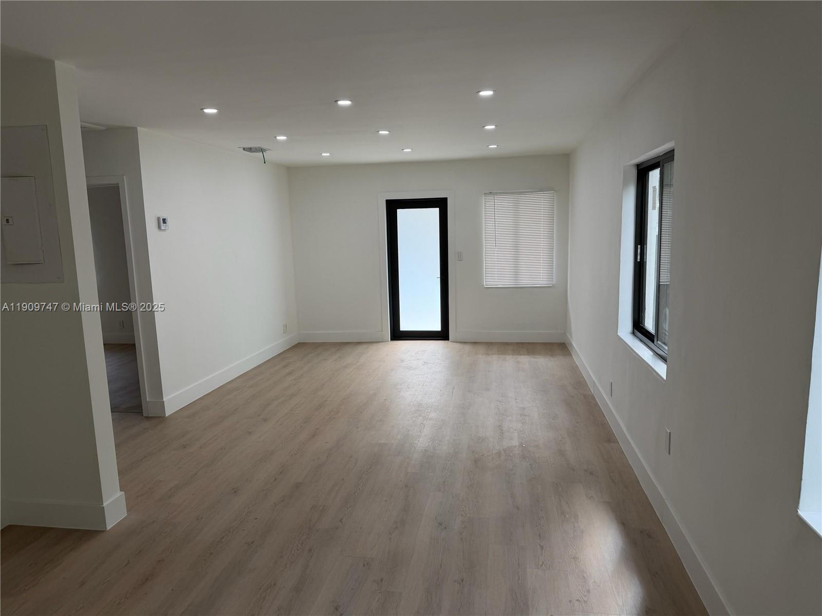 RIVERSIDE PARK ADD AMEN P - Residential