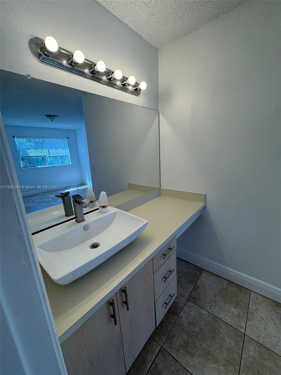 CORAL KEY CONDO - Residential