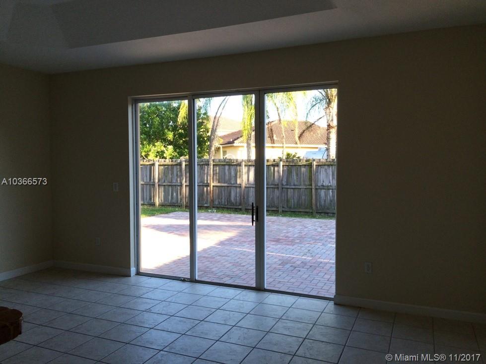 FLORIDIAN BAY ESTATES - Residential Lease