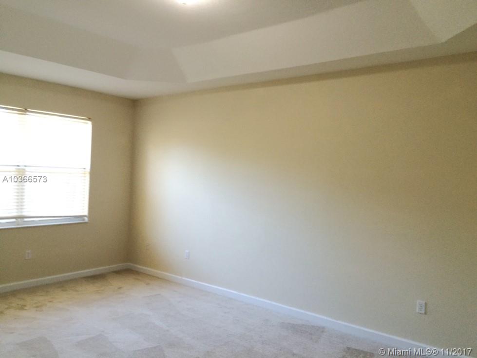 FLORIDIAN BAY ESTATES - Residential Lease