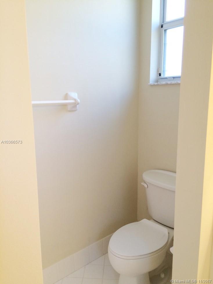 FLORIDIAN BAY ESTATES - Residential Lease