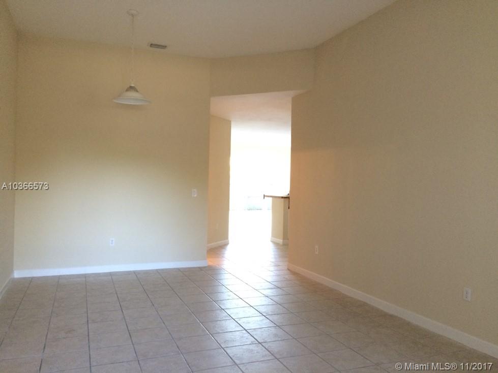 FLORIDIAN BAY ESTATES - Residential Lease