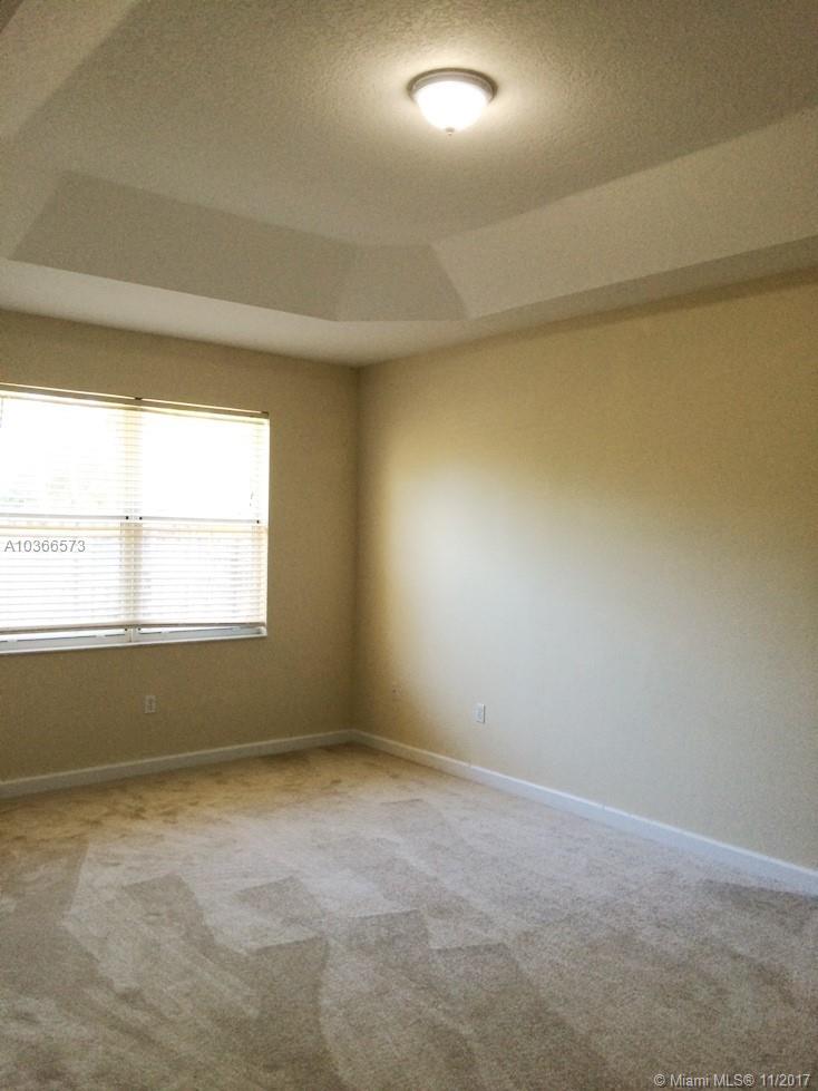 FLORIDIAN BAY ESTATES - Residential Lease