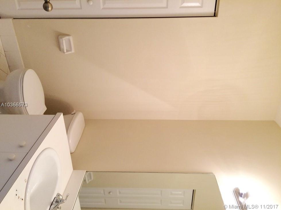 FLORIDIAN BAY ESTATES - Residential Lease