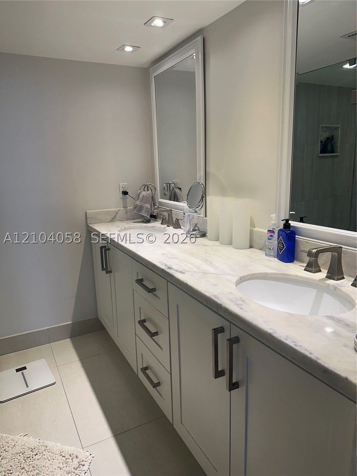 View photos, virtual tours, details... 1000 Quayside Ter 905