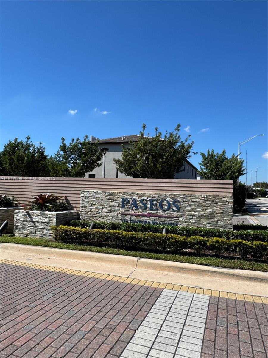 VIA VENTURA NEIGHBORHOOD - Residential Lease