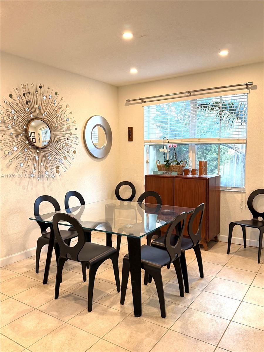 ISLANDS AT DORAL TOWNHOME - Residential