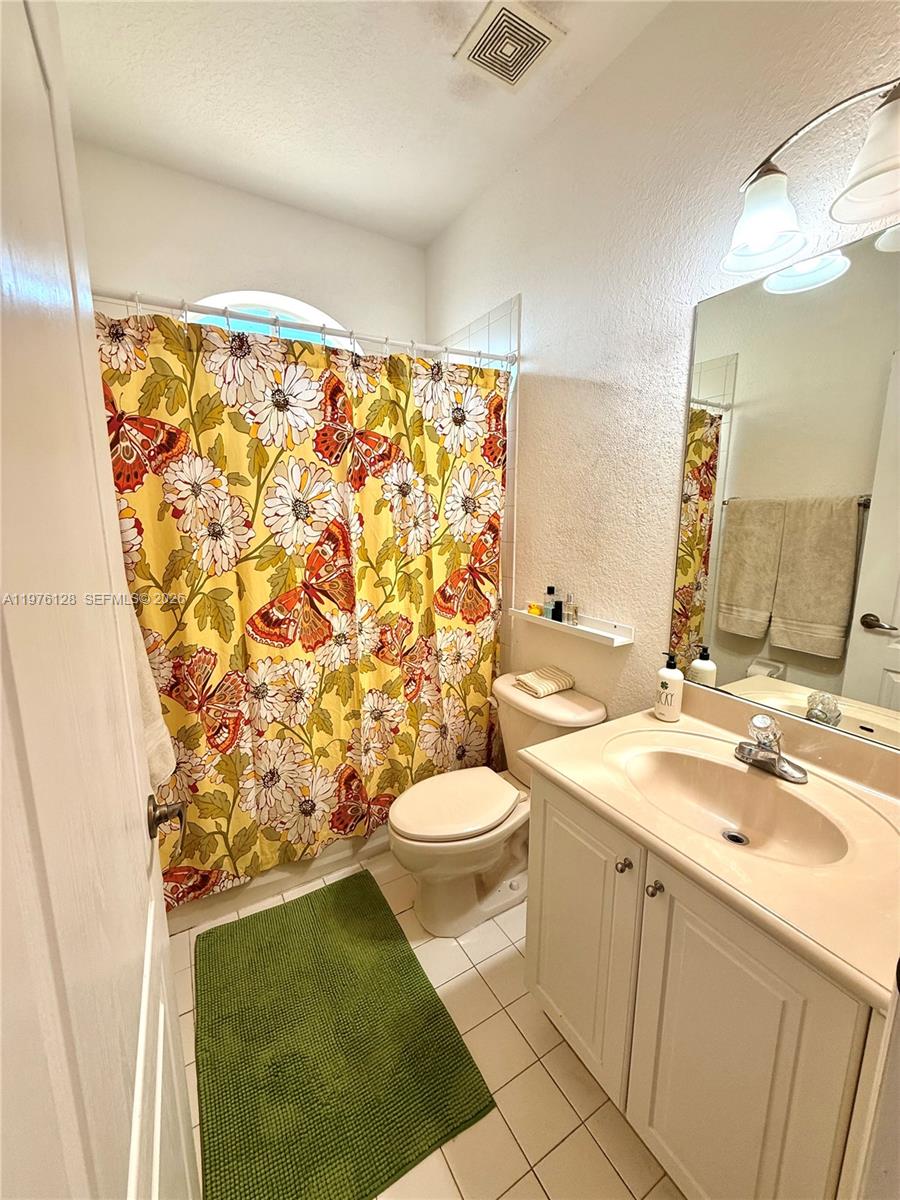 ISLANDS AT DORAL TOWNHOME - Residential